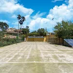 Beautiful Holiday Home With Swimming Pool