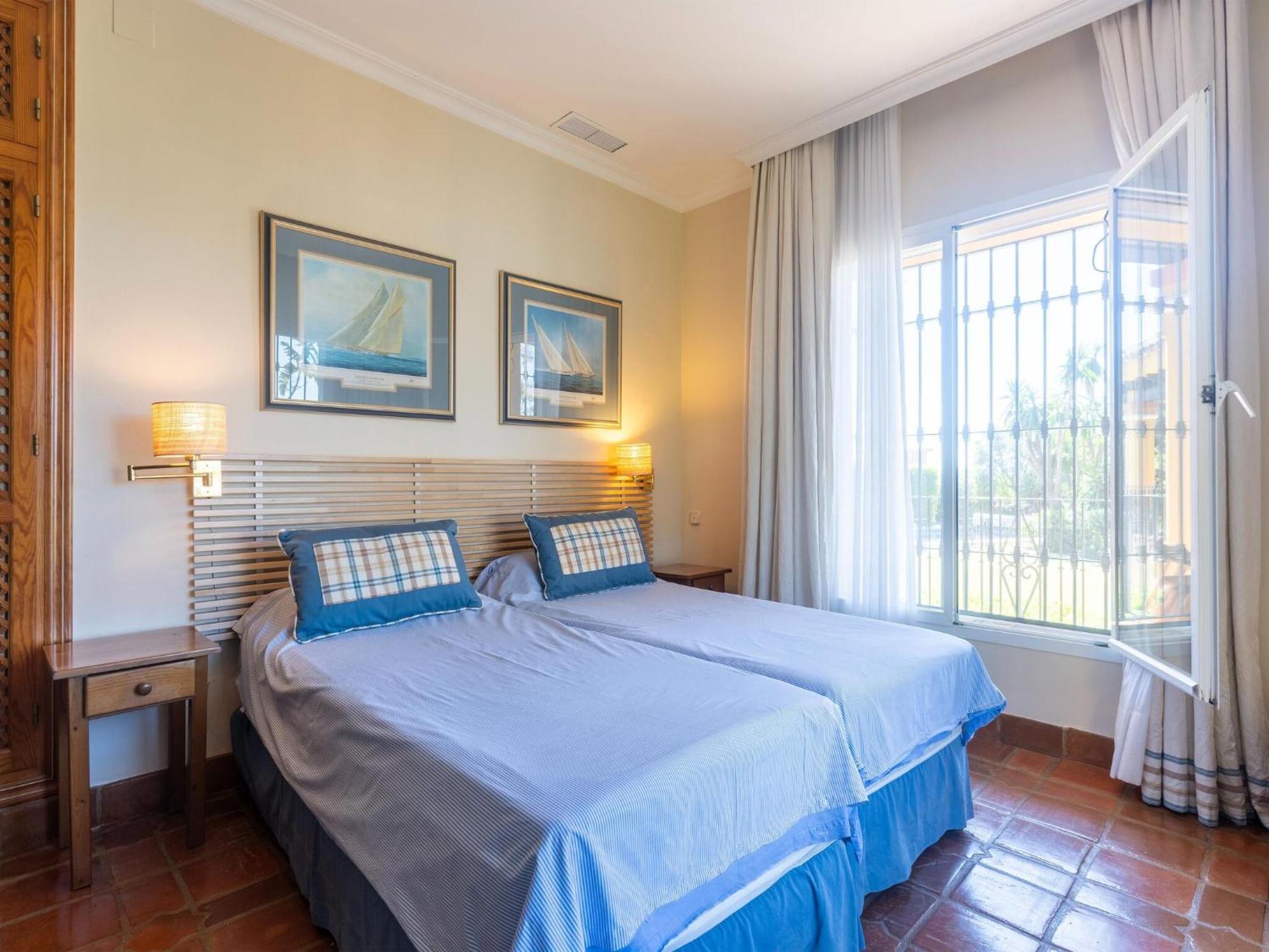 Beautiful With Swimming Pool Marbella