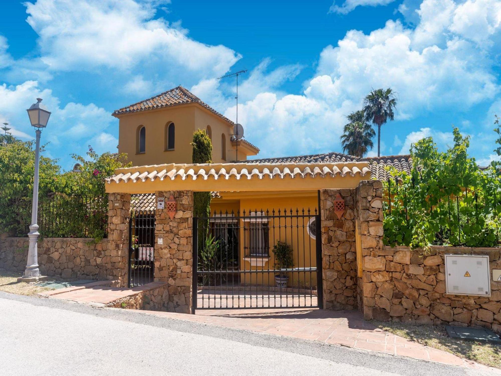 Beautiful With Swimming Pool * Marbella